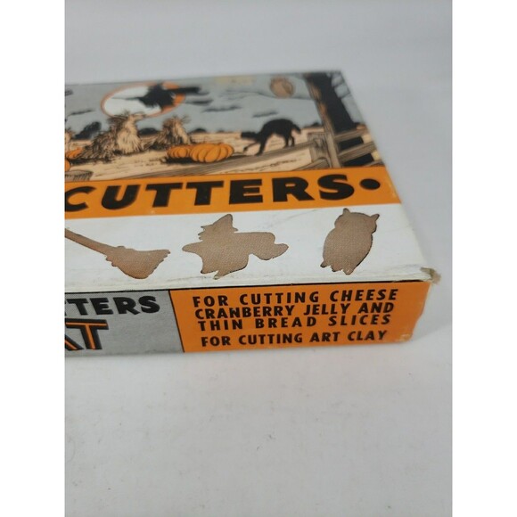 Vintage Halloween Trick or Treat  Cooky Cutters 1960s Cookie Metal Original Box - Picture 9 of 14